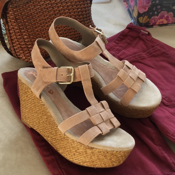 NEW suede wedges - Picture 3 of 8